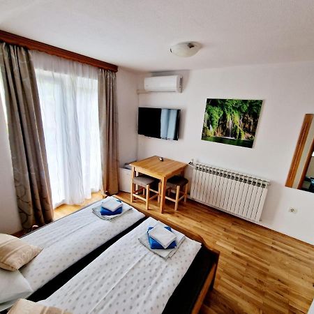 House Ana Bed & Breakfast Plitvička Jezera Екстериор снимка