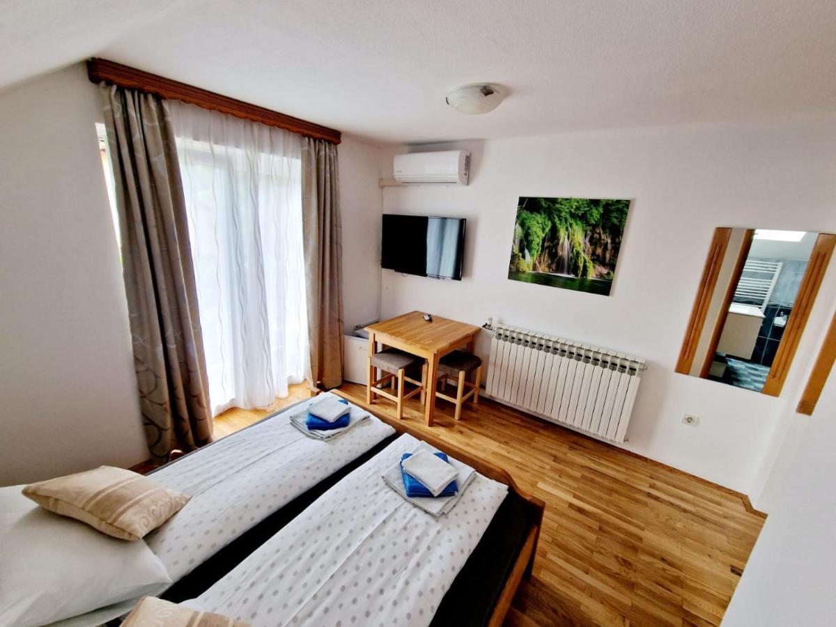 House Ana Bed & Breakfast Plitvička Jezera Екстериор снимка