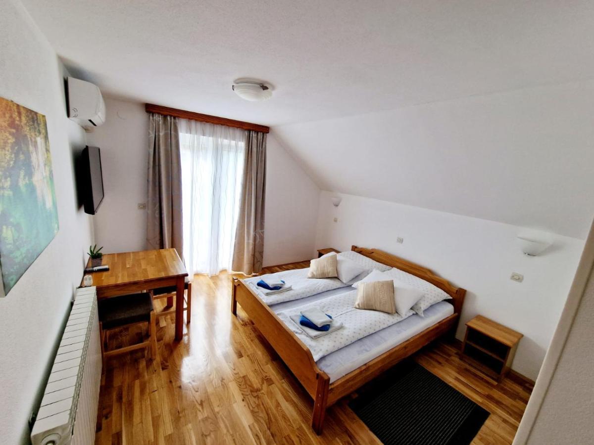 House Ana Bed & Breakfast Plitvička Jezera Екстериор снимка