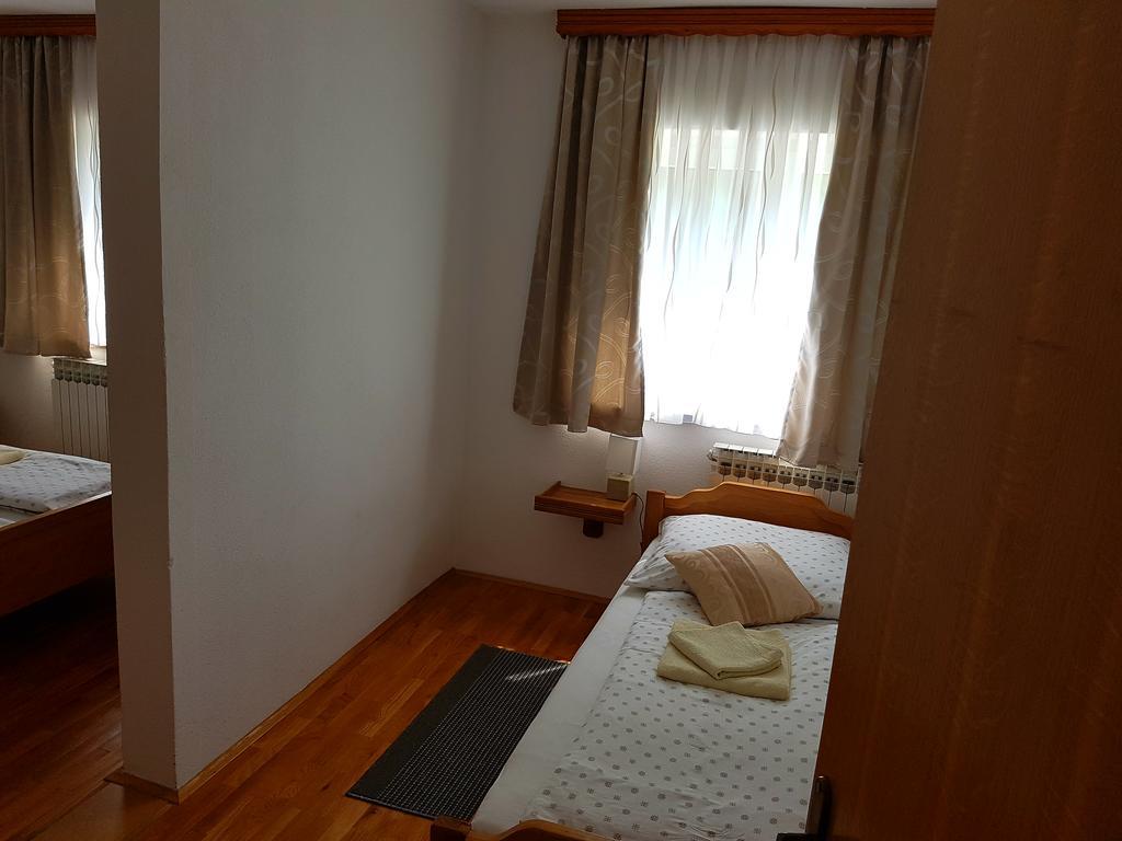 House Ana Bed & Breakfast Plitvička Jezera Екстериор снимка