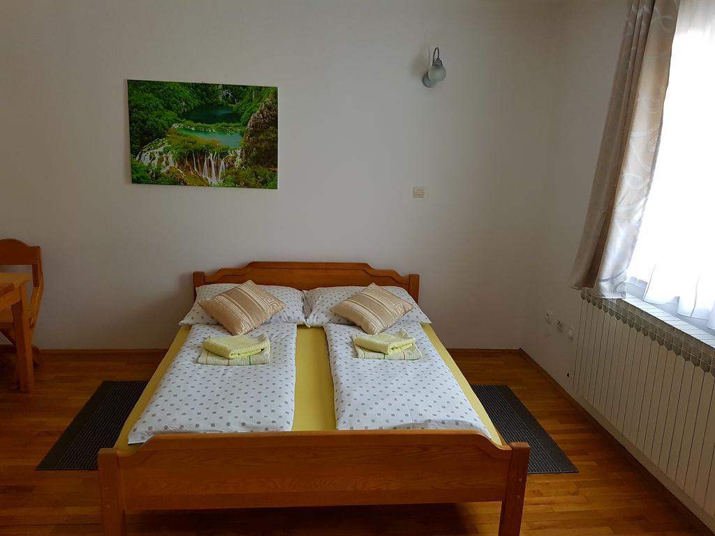 House Ana Bed & Breakfast Plitvička Jezera Екстериор снимка