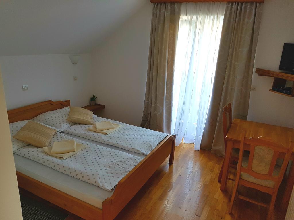 House Ana Bed & Breakfast Plitvička Jezera Екстериор снимка