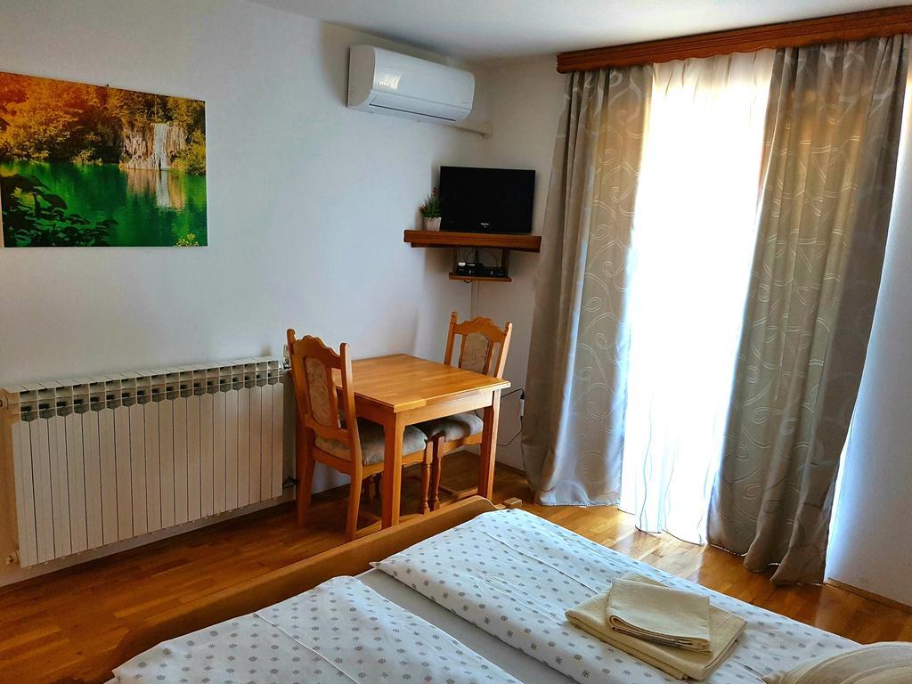 House Ana Bed & Breakfast Plitvička Jezera Екстериор снимка