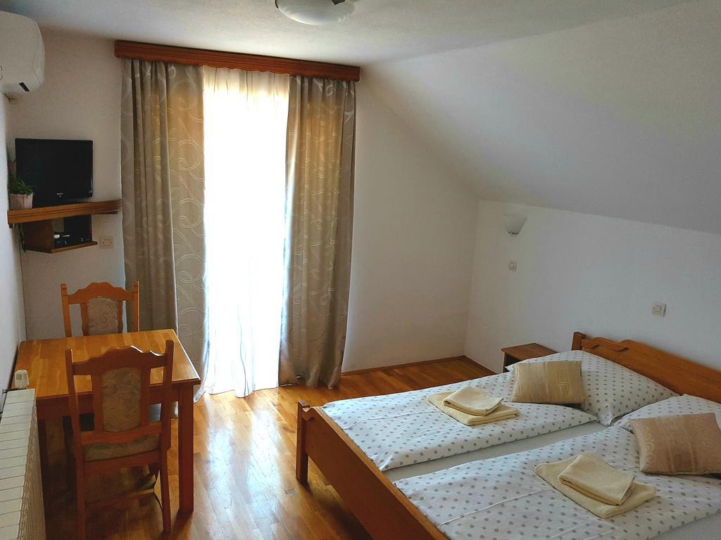 House Ana Bed & Breakfast Plitvička Jezera Екстериор снимка