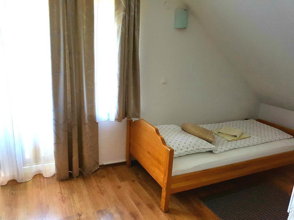 House Ana Bed & Breakfast Plitvička Jezera Екстериор снимка