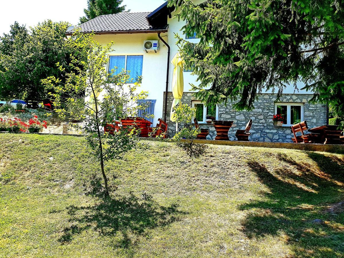 House Ana Bed & Breakfast Plitvička Jezera Екстериор снимка